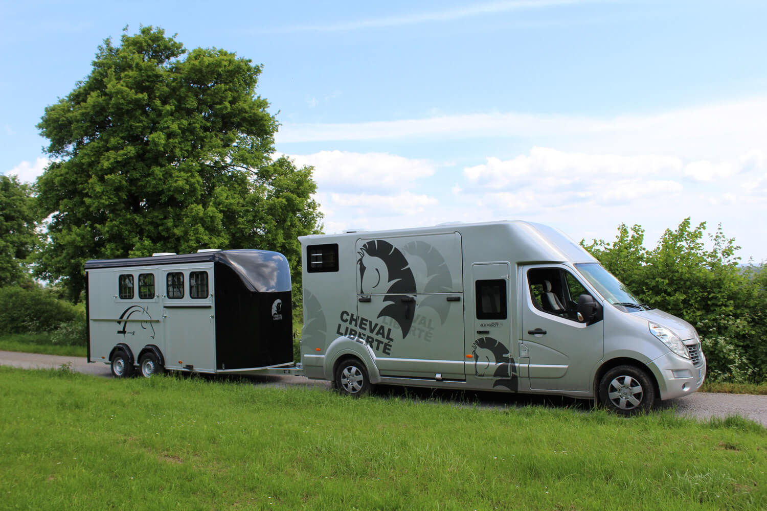 Cheval Liberte Optimax - Maxi4 Herringbone horse trailer