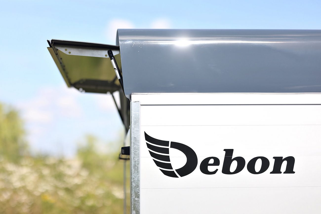 Debon Roadster C300 With Side Opening Hatch Box Trailer