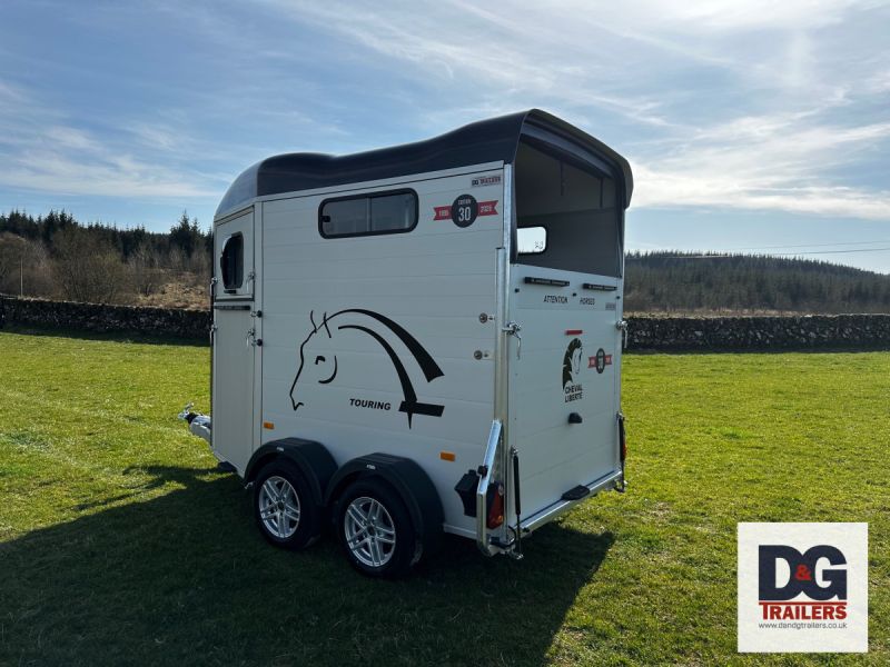 Cheval Liberte Touring Country Double Horse Trailer with Saddle Room in Black **Anniversary Model** - Image 3