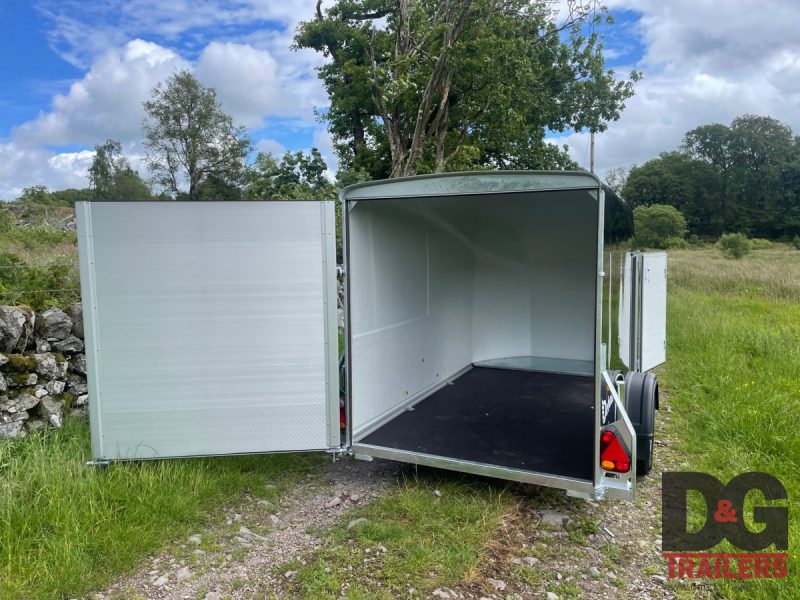 Debon Cargo 1300 Box Van Trailer in Black - Image 3