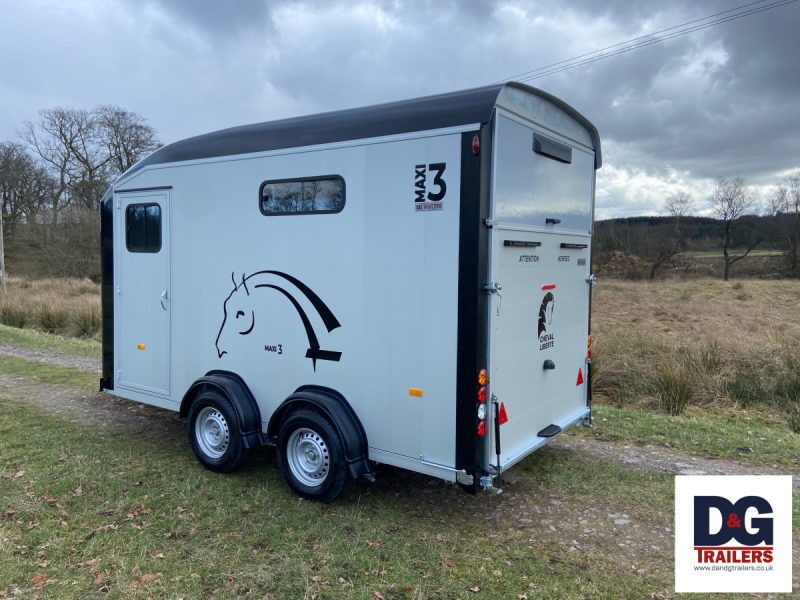 Brand New Cheval Liberte Maxi 3 Herringbone Horse Trailer in Black - Image 14