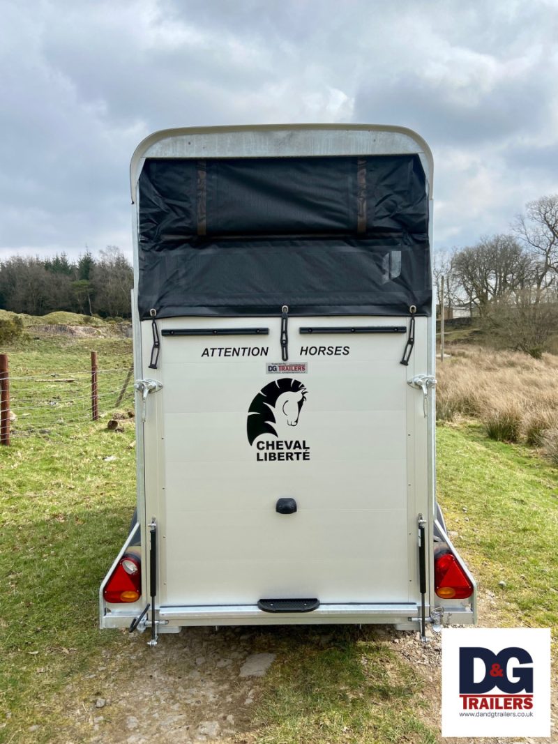 Cheval Liberte Touring One Single Horse Trailer in Black - Image 6