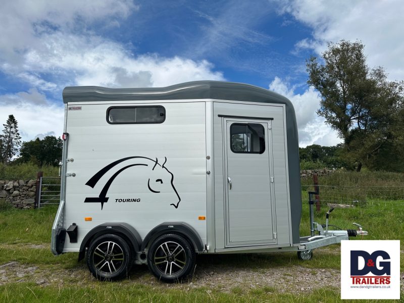 Cheval Liberte Touring Country Double Horse Trailer with Saddle Room & Alloy Wheels in Iron Grey **Anniversary Model** - Image 17