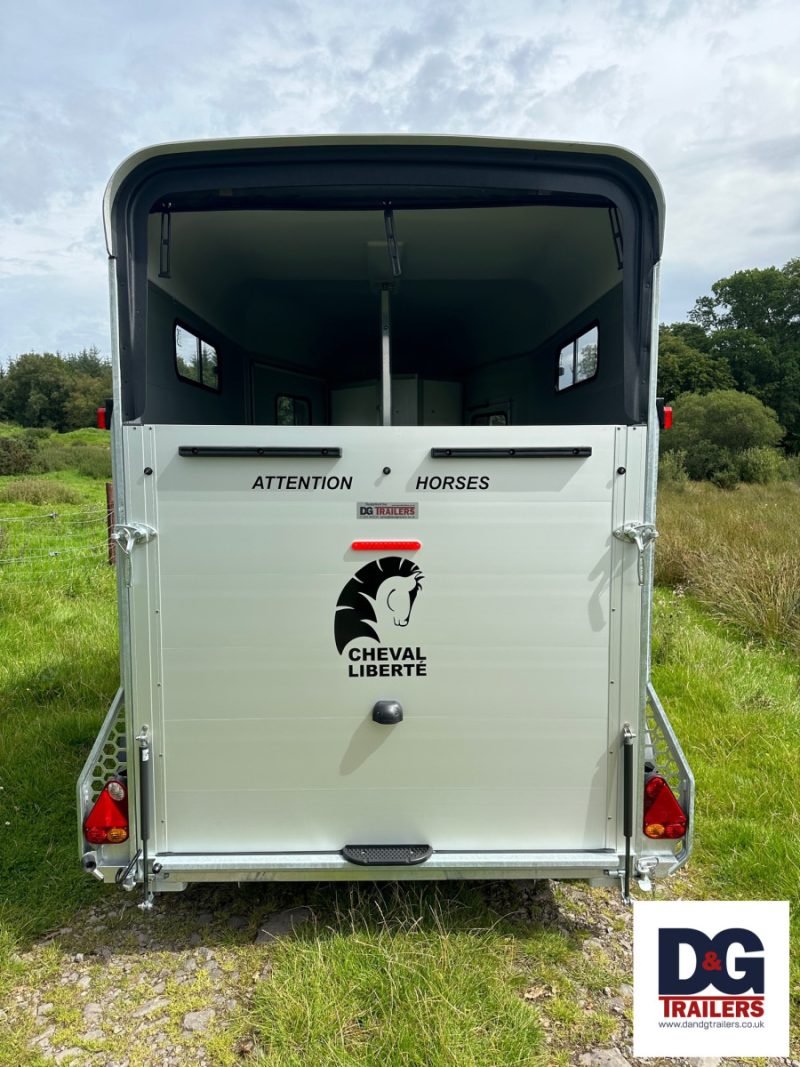 Cheval Liberte Touring Country Double Horse Trailer with Saddle Room & Alloy Wheels in Iron Grey **Anniversary Model** - Image 12