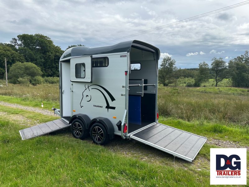 Cheval Liberte Touring Country Double Horse Trailer with Saddle Room & Alloy Wheels in Iron Grey **Anniversary Model** - Image 8