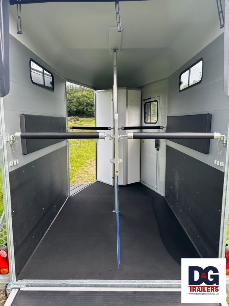 Cheval Liberte Touring Country Double Horse Trailer with Saddle Room & Alloy Wheels in Iron Grey **Anniversary Model** - Image 7