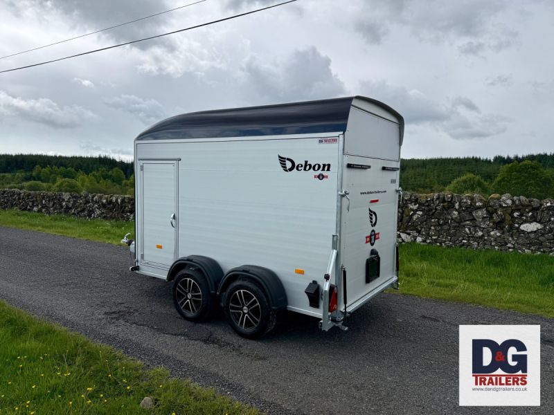 Debon Roadster C500 Twin Axle Box Van Trailer In Black with Alloy Wheels - Image 11