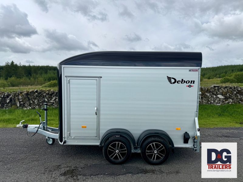 Debon Roadster C500 Twin Axle Box Van Trailer In Black with Alloy Wheels - Image 8