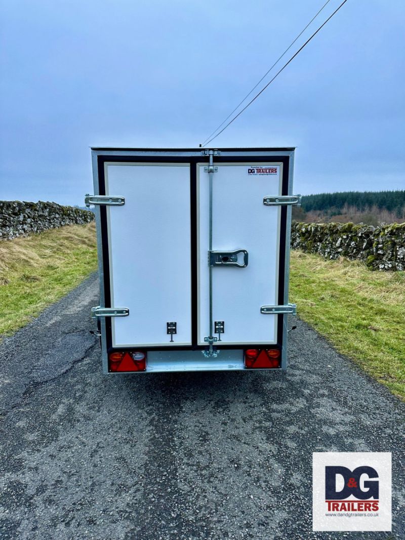 Debon Roadster C220 Single Axle Unbraked Box Trailer - Image 6