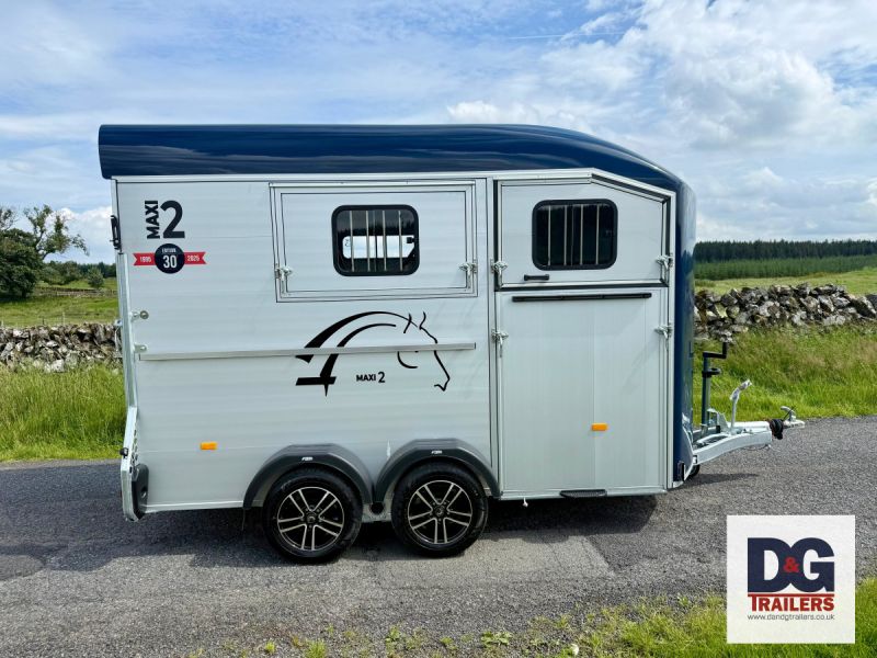 Cheval Liberte Maxi 2 Herringbone Horse Trailer in Blue with Rear Tailgate - Image 6