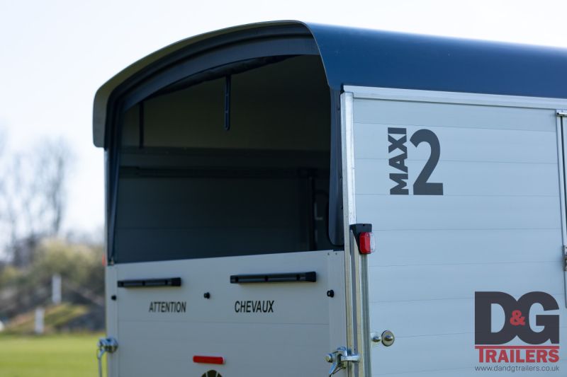 Cheval Liberte Maxi 2 Herringbone Horse Trailer in Blue with Rear Tailgate - Image 8